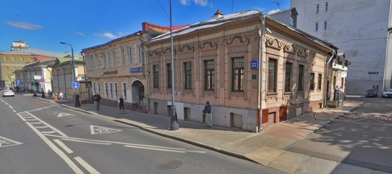 фасад дома, здание по адресу г Москва, ул Старая Басманная, д 32